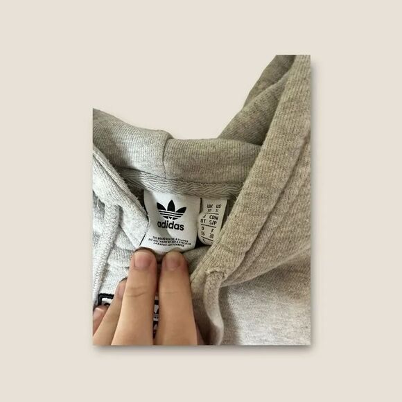 Adidas Gray Patch Hoodie Size Small Cropped - Picture 3 of 3